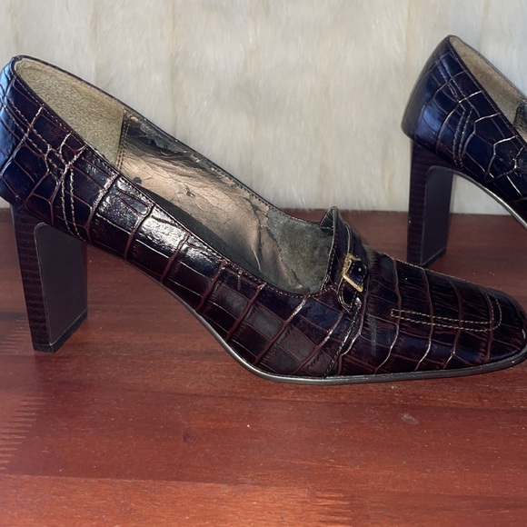 Nina Square Toe Chocolate Croc Embossed Alligator Pumps Gold Buckle Hardware Sz9 - Picture 5 of 10